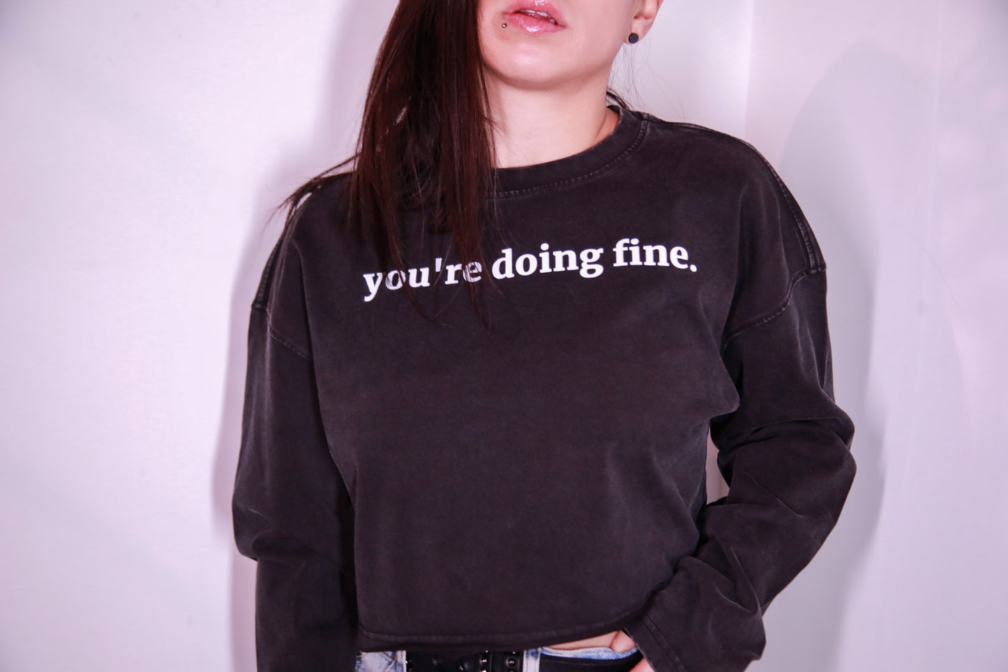 you're doing fine - Ladies Raw Hem Crop Longsleeve T-Shirt - Faded Black